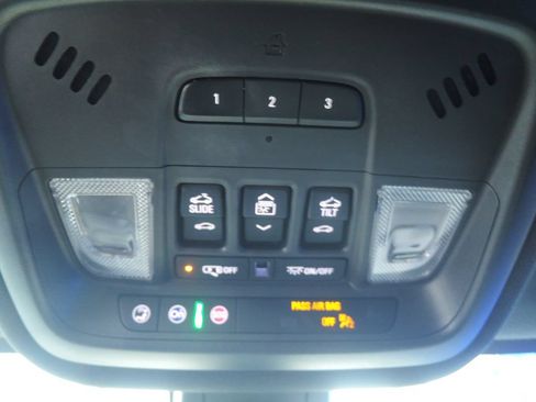 Used 2023 Chevrolet Traverse RS w/ LPO, Floor Liner Package AWD/4WD image 24