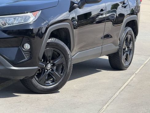 Used 2021 Toyota RAV4 XLE FWD image 3
