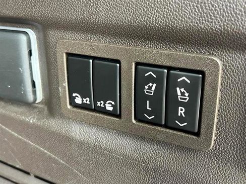 Used 2021 GMC Yukon SLT w/ SLT Premium Package image 54