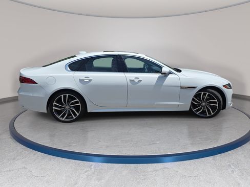 Certified 2024 Jaguar XF R-Dynamic SE RWD image 4