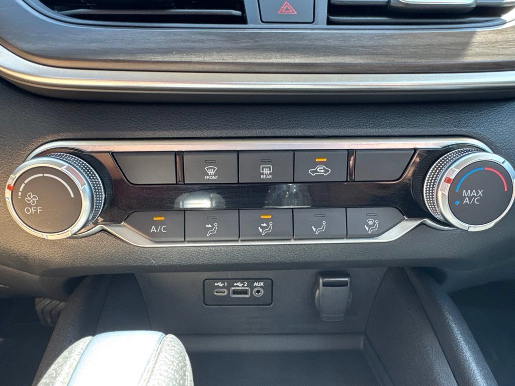 Used 2025 Nissan Altima 2.5 SV FWD image 15