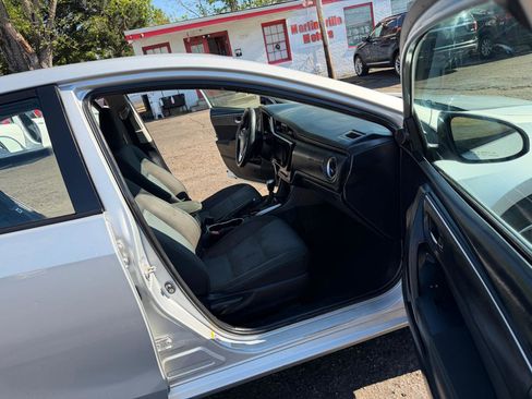 Used 2019 Toyota Corolla LE image 13