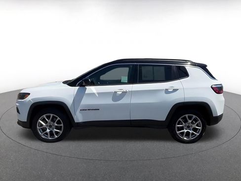 Used 2025 Jeep Compass Limited AWD/4WD image 9