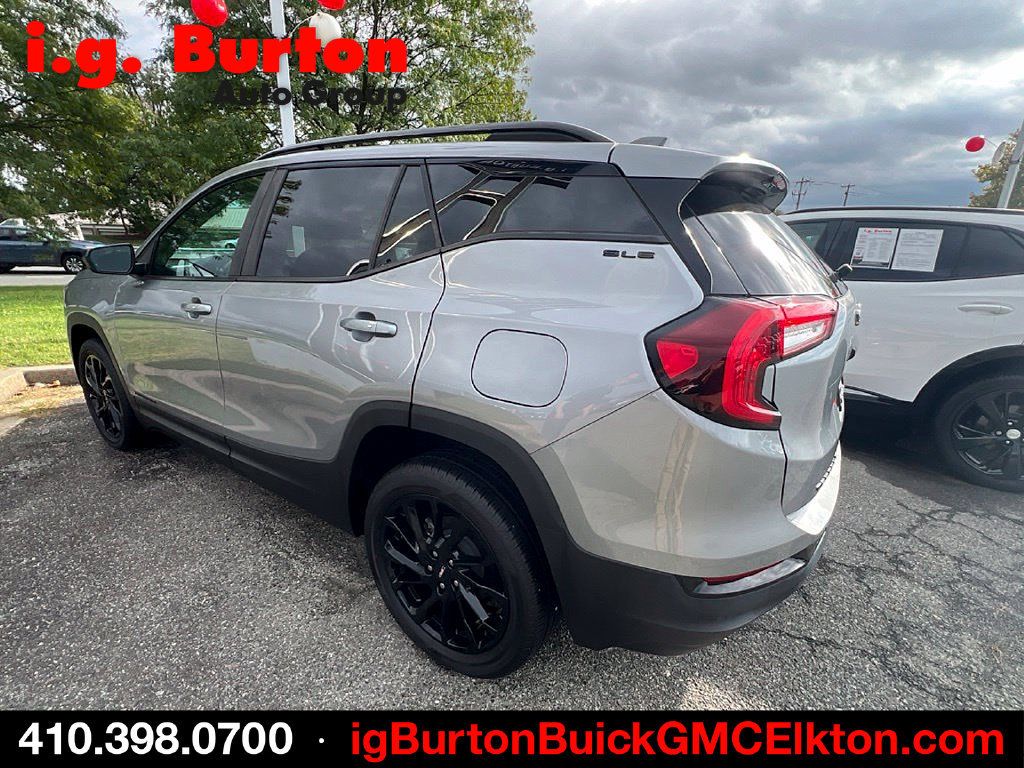 Used 2024 GMC Terrain SLE w/ Elevation Edition AWD/4WD image 5