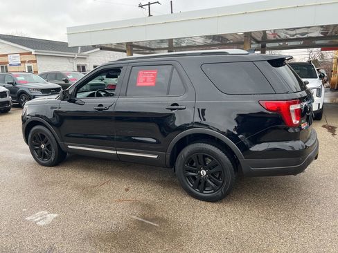 Used 2018 Ford Explorer XLT image 48