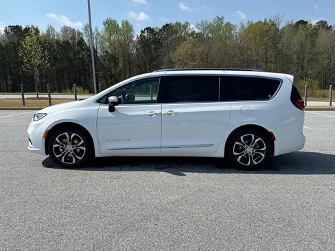 New 2026 Chrysler Pacifica Pinnacle FWD image 4
