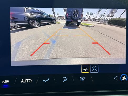Used 2025 Chevrolet Equinox EV LT FWD image 22