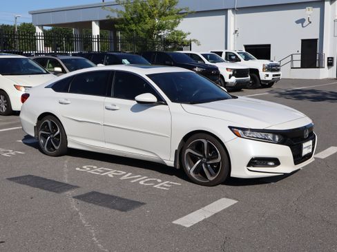 Used 2020 Honda Accord Sport image 2