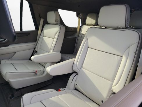 Used 2026 GMC Yukon Denali w/ Denali Reserve Package image 12