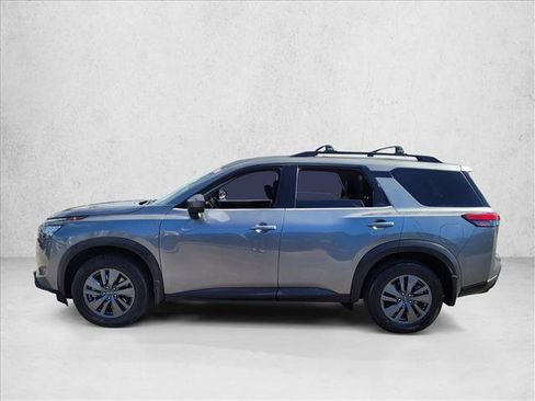 Used 2024 Nissan Pathfinder SV w/ SV Premium Package image 9