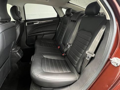 Used 2016 Ford Fusion SE w/ Equipment Group 502A FWD image 10