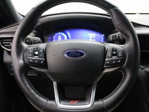 Used 2020 Ford Explorer ST w/ Premium Technology Package image 39