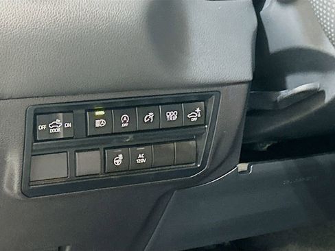 Used 2024 Toyota Tundra Limited image 8