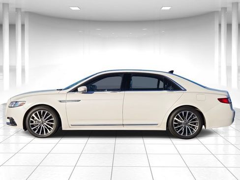 Used 2018 Lincoln Continental Select w/ Continental Climate Package image 2