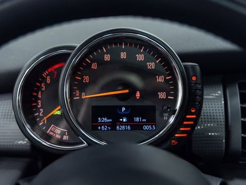 Used 2015 MINI Cooper 2-Door Hardtop FWD image 2