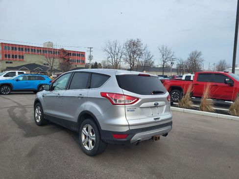 Used 2016 Ford Escape SE w/ SE Cold Weather Package image 5