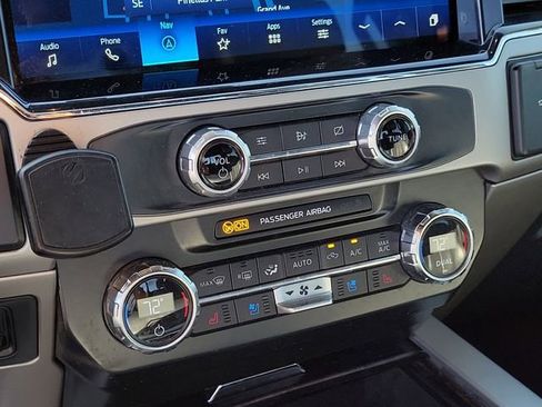 Used 2022 Ford F250 Lariat w/ Black Appearance Package AWD/4WD image 25