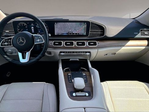 Used 2022 Mercedes-Benz GLS 450 4MATIC image 16