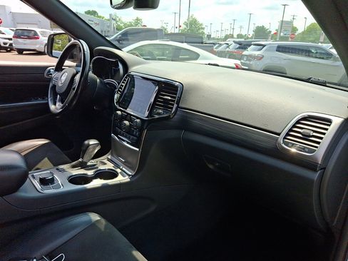 Used 2022 Jeep Grand Cherokee Laredo X AWD/4WD image 11
