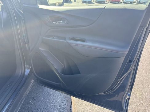 Used 2023 Chevrolet Equinox RS image 36