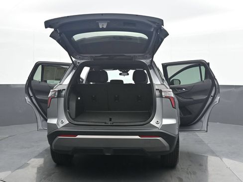 Used 2026 Chevrolet Equinox LT AWD/4WD image 35