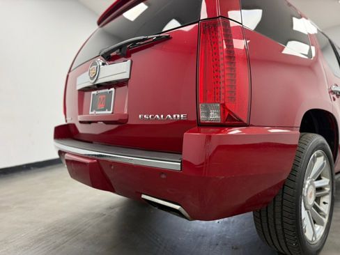Used 2013 Cadillac Escalade Platinum image 23