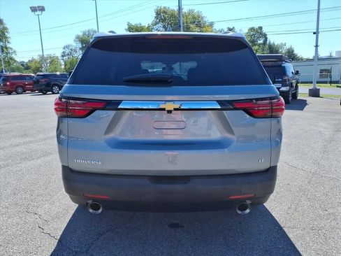 Used 2023 Chevrolet Traverse LT image 5
