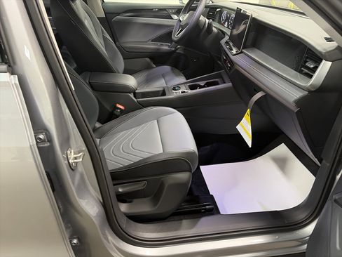 New 2026 Volkswagen Tiguan SE image 30