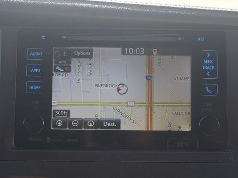 Used 2017 Toyota Sienna XLE Premium FWD image 8