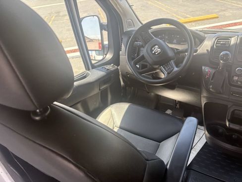 Used 2025 RAM ProMaster 2500 w/ Convenience Group FWD image 19