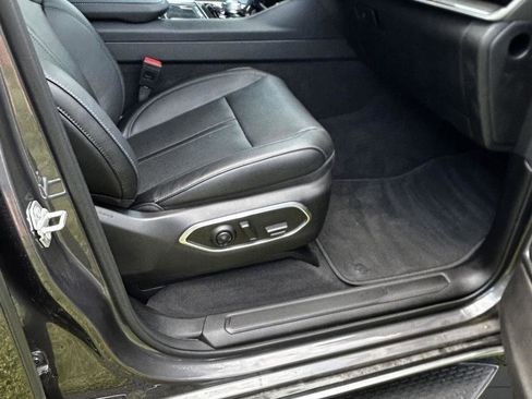 New 2024 Jeep Wagoneer 4WD w/ Premium Group I image 23