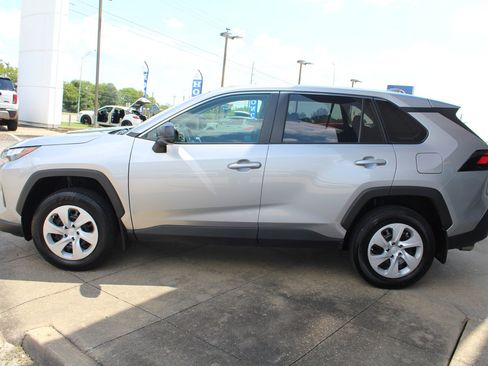 Used 2024 Toyota RAV4 LE FWD image 7