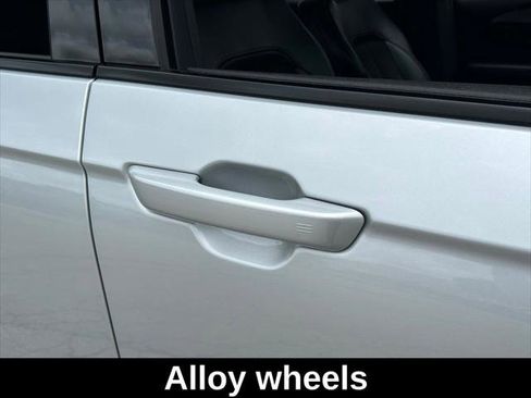 Certified 2024 Jeep Grand Cherokee Altitude image 30