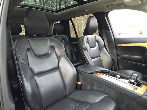 Used 2024 Volvo XC90 T8 Plus image 25