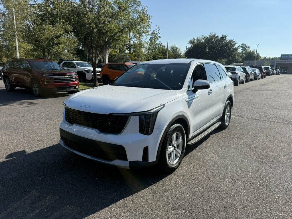Used 2026 Kia Sorento LX FWD image 1