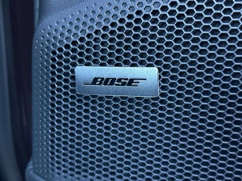 Certified 2025 Porsche Macan 4 Electric image 36