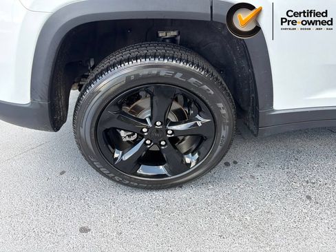 Certified 2023 Jeep Grand Cherokee Altitude AWD/4WD image 17
