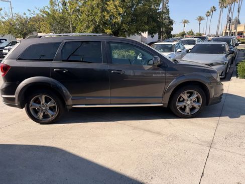Used 2017 Dodge Journey Crossroad FWD image 6