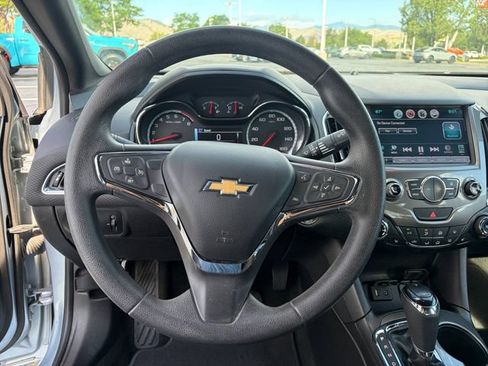 Used 2017 Chevrolet Cruze LT w/ Sun And Sound Package FWD image 9