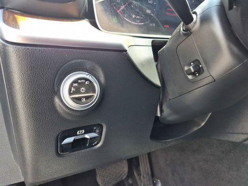 Used 2025 Mercedes-Benz C 300 Sedan image 11