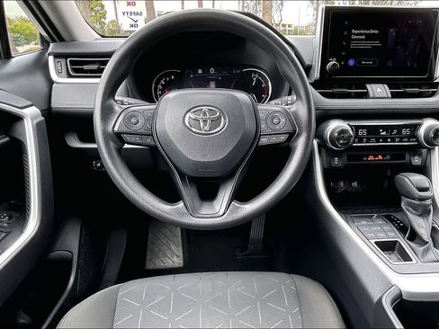 Used 2024 Toyota RAV4 XLE AWD/4WD image 5