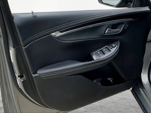 Used 2018 Chevrolet Impala LT w/ LT Leather Package FWD image 20