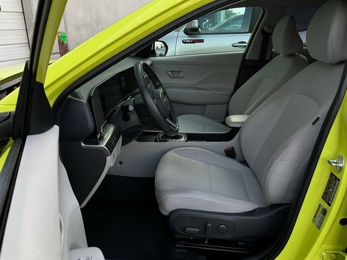 Used 2025 Hyundai Kona SEL image 10