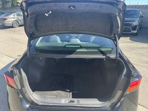 Used 2025 Nissan Altima 2.5 SV image 31