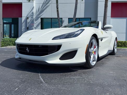 Used 2020 Ferrari Portofino image 10