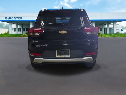 Used 2025 Chevrolet TrailBlazer LT AWD/4WD image 8