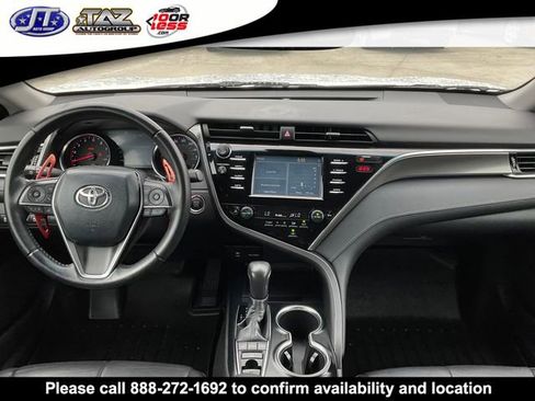 Used 2018 Toyota Camry XSE image 17