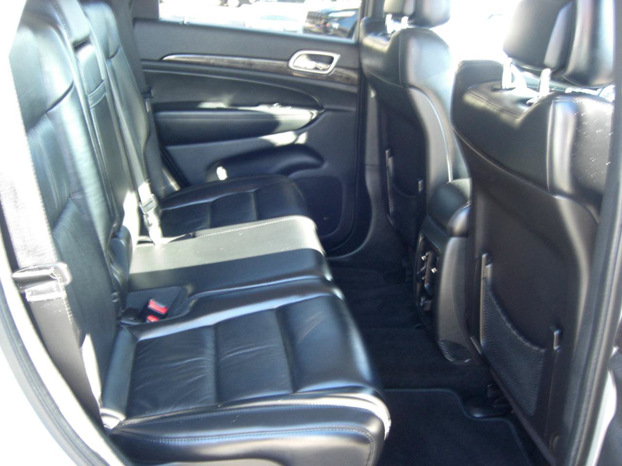 Used 2011 Jeep Grand Cherokee Laredo AWD/4WD image 18