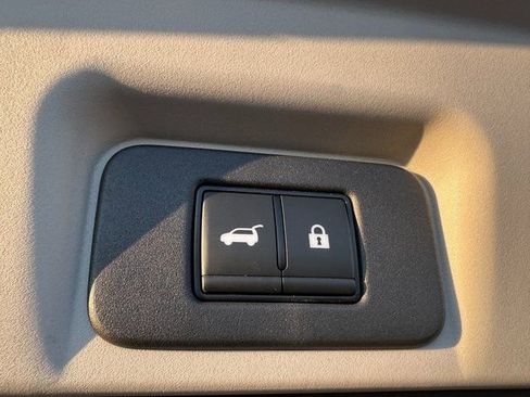 Used 2024 Nissan Ariya AWD image 14