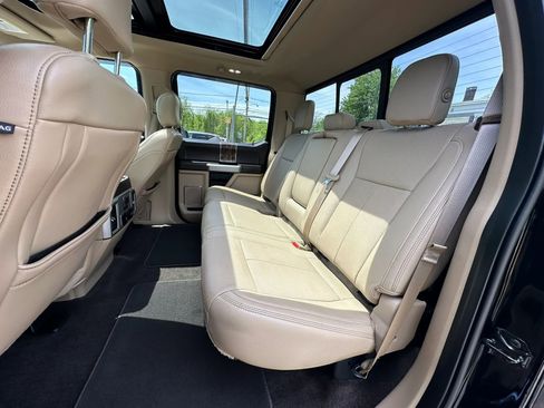 Used 2018 Ford F150 Lariat w/ Equipment Group 502A Luxury AWD/4WD image 16